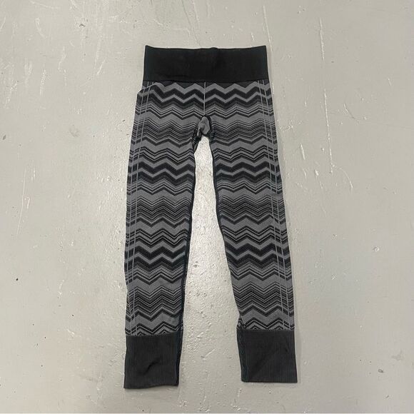 Lululemon Ebb To Street Pants Yoga Leggings Chevron Heathered Black Gray Size 4 - Picture 1 of 5
